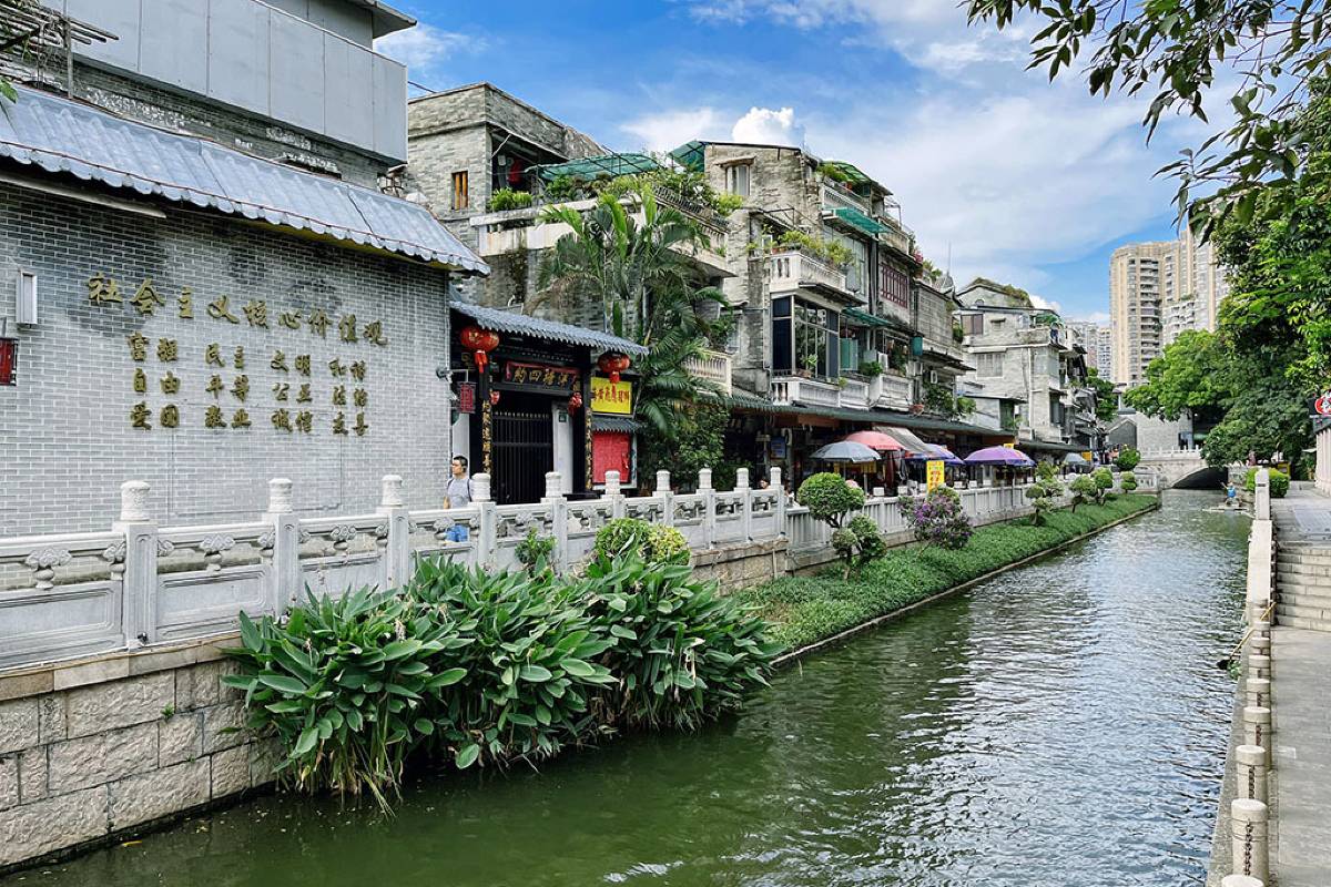 "Exclusive Guangzhou" 4D3N Tour: Sacred Light Tower, Guangzhou Museum, Pearl River Night Views, Lychee Bay Canal