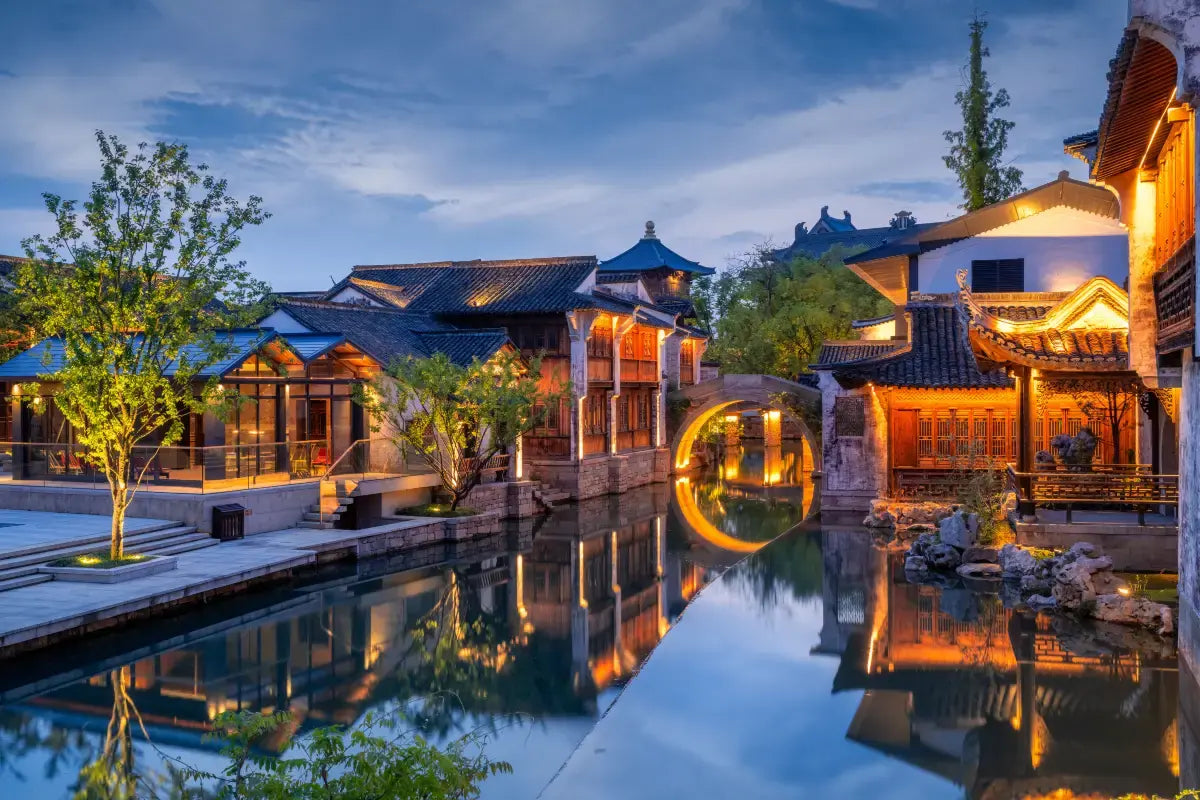 【尊享江南】上海外滩、濮院时尚古镇、西塘烟雨、杭州茶园旅拍、苏州狮子林6日