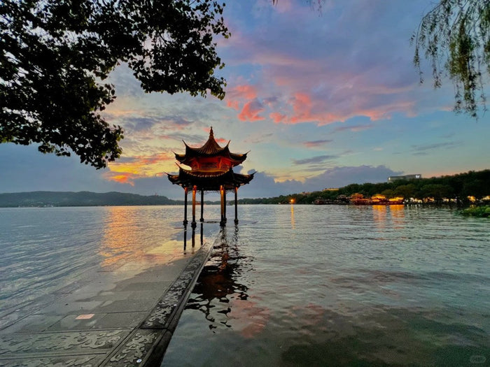West Lake, Hangzhou: A Misty Lake, Paradise on Earth