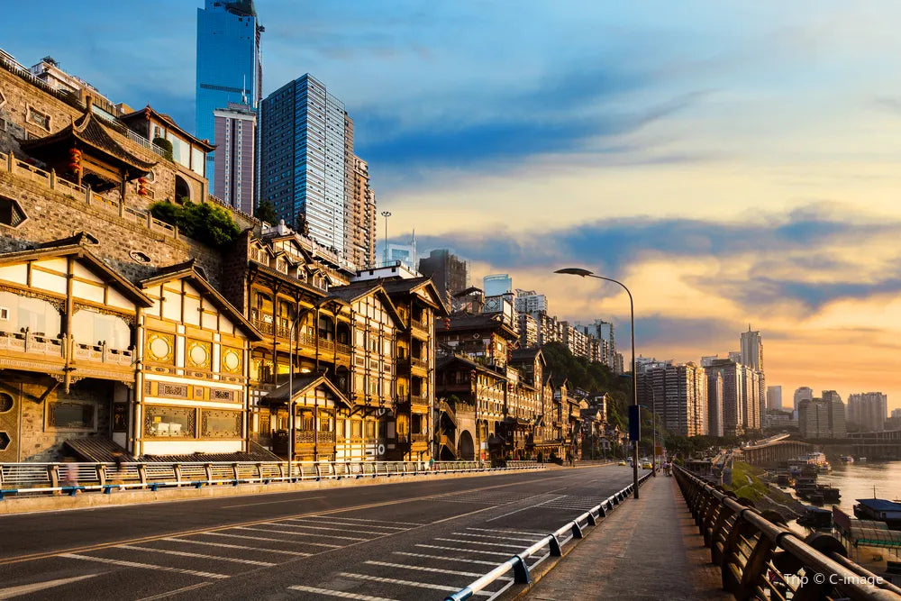 Chongqing Travel Guide: Unlock the unique blend of vibrant life and romance in this 8D magical mountain city.