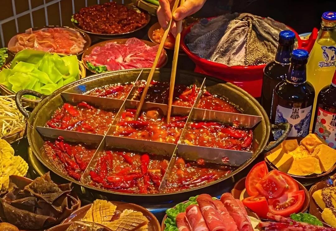 Sichuan and Chongqing hotpot representing Bashu food culture
