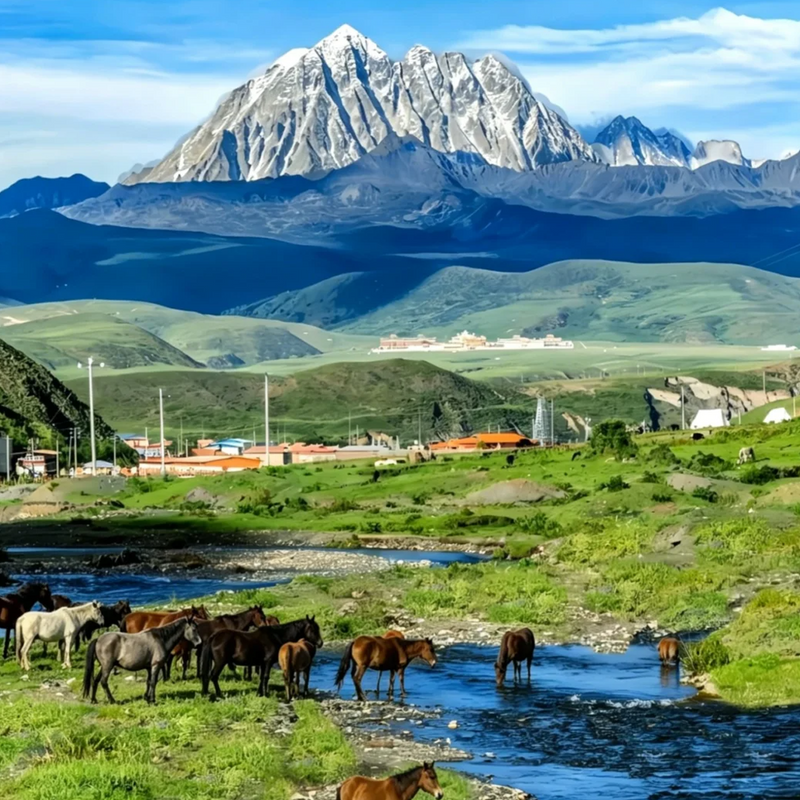 Snow peaks and alpine scenery for a Sichuan and Chongqing outdoor adventure