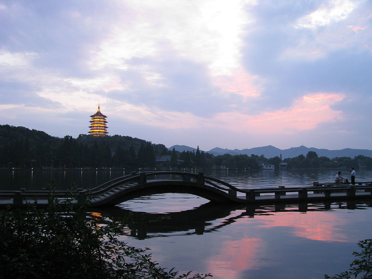 [Exquisite Jiangnan] 5-Day Tour: Suzhou Lion Grove Garden · Nanjing Presidential Palace · Wuzhen East Scenic Zone · West Lake Boat Ride · Shanghai Bund