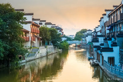 [Luxury & Value Jiangnan] 7-Day Tour: Six Dynasties Ancient Capital · Nianhua Bay in Wuxi · Wuzhen Water Town · Suzhou Classical Gardens · West Lake Scenic Views