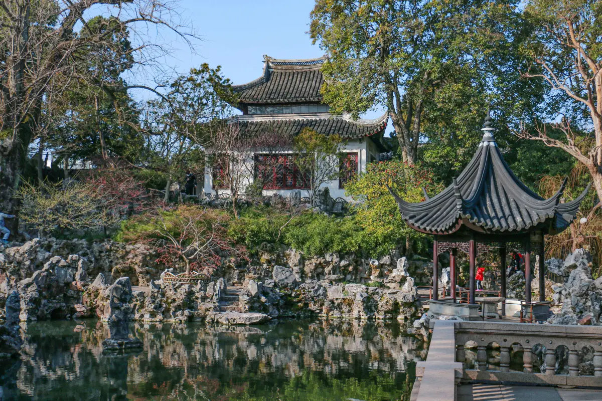 [Leisurely Jiangnan] 6-Day Tour: Wuzhen East Scenic Zone · West Lake Boat Ride · Feilai Peak at Lingyin Temple · Lion Grove Garden · Shanghai Urban Highlights