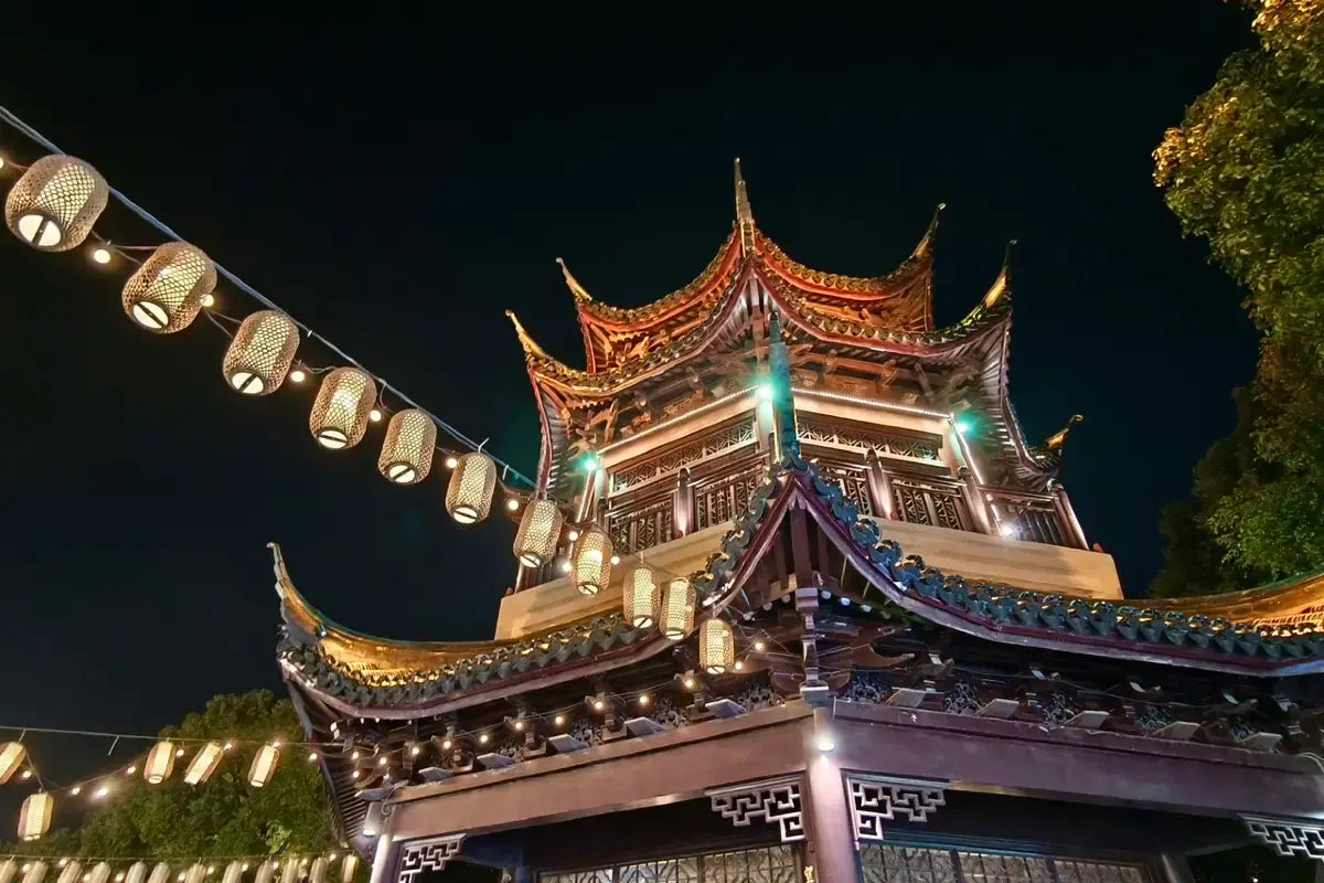 [No Shopping · Leisurely Jiangnan] 8-Day 7-Night In-Depth Tour of Shanghai, Hangzhou, and Suzhou — Scenic Mountains & Bamboo Forests · Lakeside Night Views · Ancient Water Town Charm