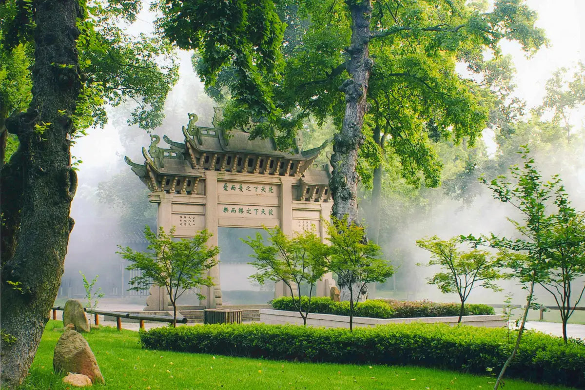 [Premium Jiangnan] 8-Day Tour: Shanghai Bund · Puyuan Fashionable Ancient Town · Misty Xitang · West Lake Boat Ride · Lingshun God of Wealth Temple · Suzhou Tianping Mountain