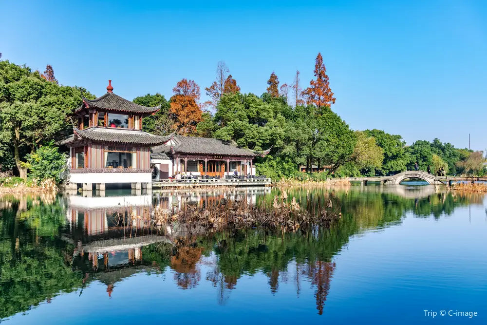 [Luxury & Value Jiangnan] 7-Day Tour: Six Dynasties Ancient Capital · Nianhua Bay in Wuxi · Wuzhen Water Town · Suzhou Classical Gardens · West Lake Scenic Views