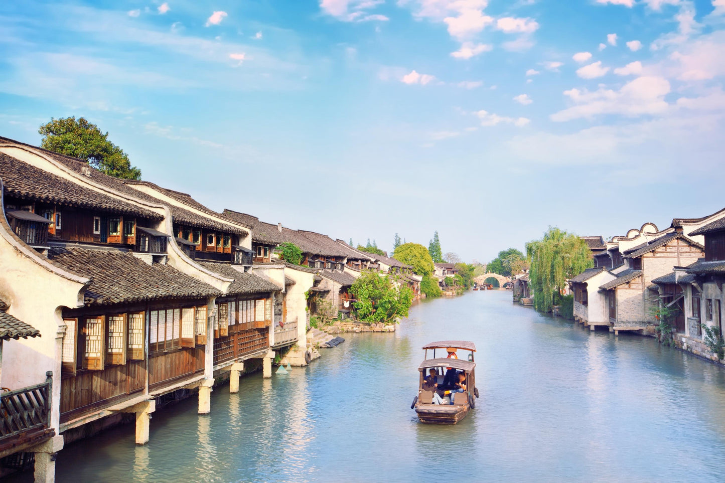 [Exquisite Jiangnan] 8-Day Tour: Wuzhen East Scenic Zone · West Lake Boat Ride · Feilai Peak at Lingyin Temple · Nianhua Bay Zen Retreat · Wuxi Three Kingdoms City