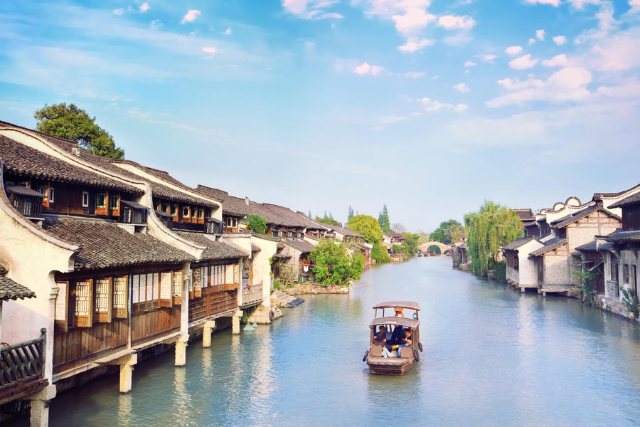 [Exquisite Jiangnan] 8-Day Tour: Wuzhen East Scenic Zone · West Lake Boat Ride · Feilai Peak at Lingyin Temple · Nianhua Bay Zen Retreat · Wuxi Three Kingdoms City