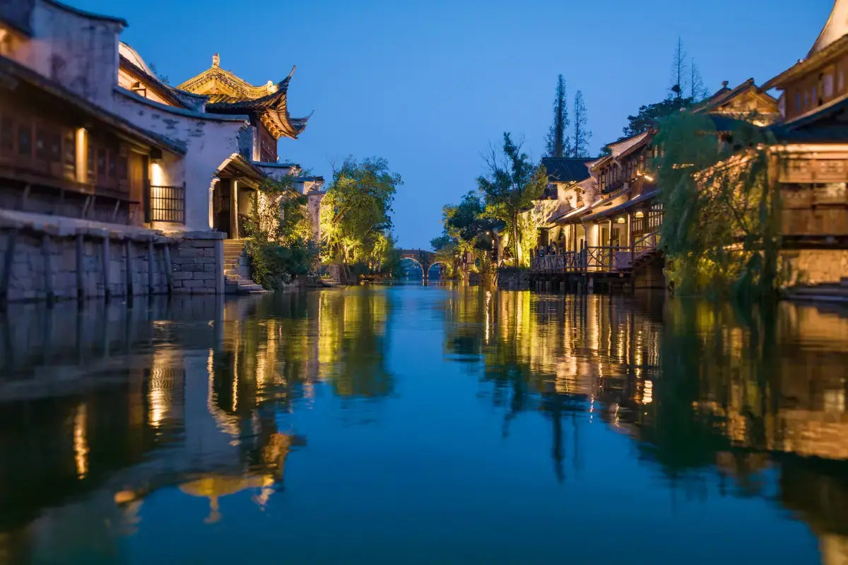 [No Shopping · Leisurely Jiangnan] 8-Day 7-Night In-Depth Tour of Shanghai, Hangzhou, and Suzhou — Scenic Mountains & Bamboo Forests · Lakeside Night Views · Ancient Water Town Charm